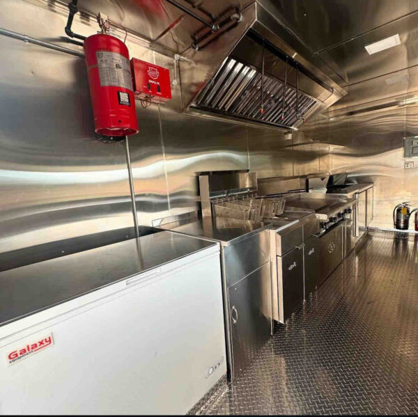 FOOD TRAILER - Image 4