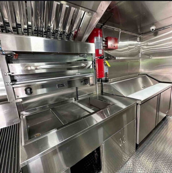 FOOD TRAILER - Image 5