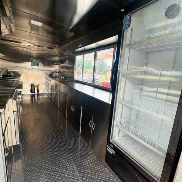 FOOD TRAILER - Image 5
