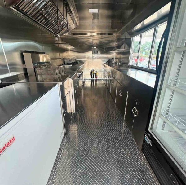 FOOD TRAILER - Image 6