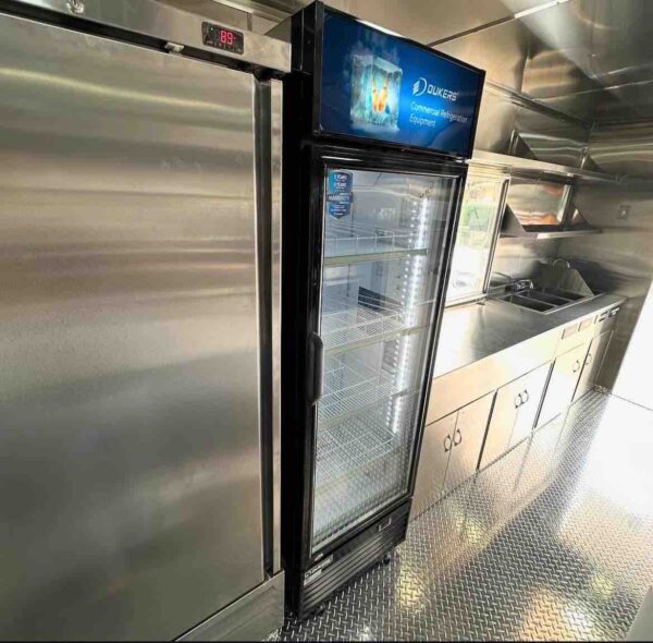 CUSTOM FOOD TRAILER - Image 6
