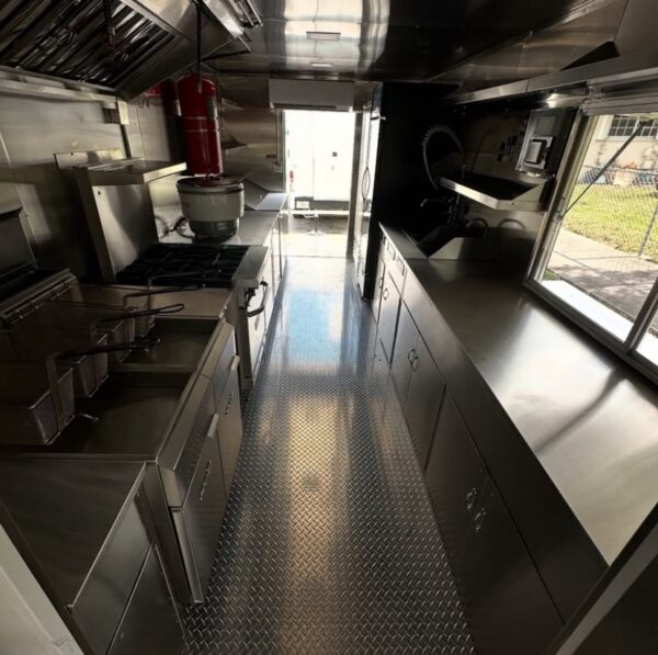 CUSTOM FOOD TRAILER - Image 5