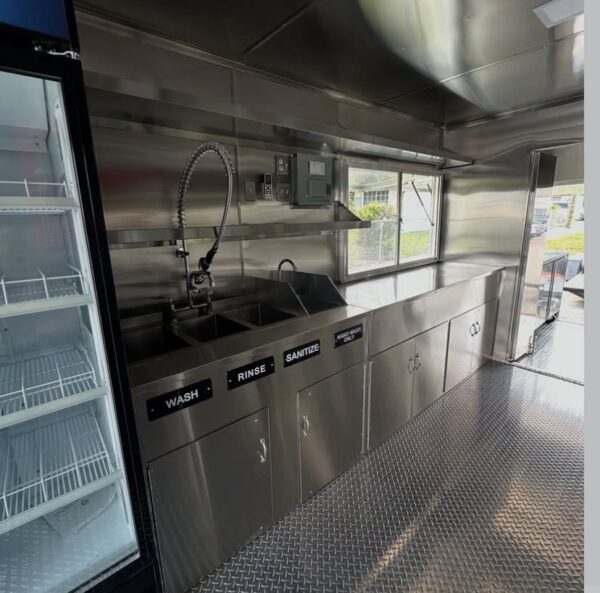 CUSTOM FOOD TRAILER - Image 8