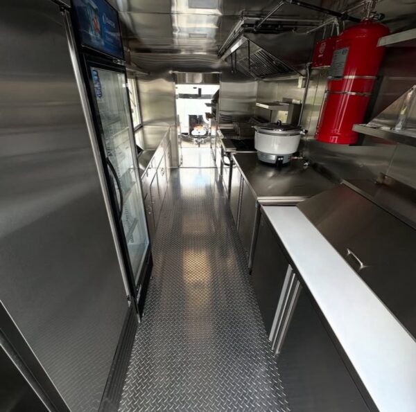 CUSTOM FOOD TRAILER - Image 9