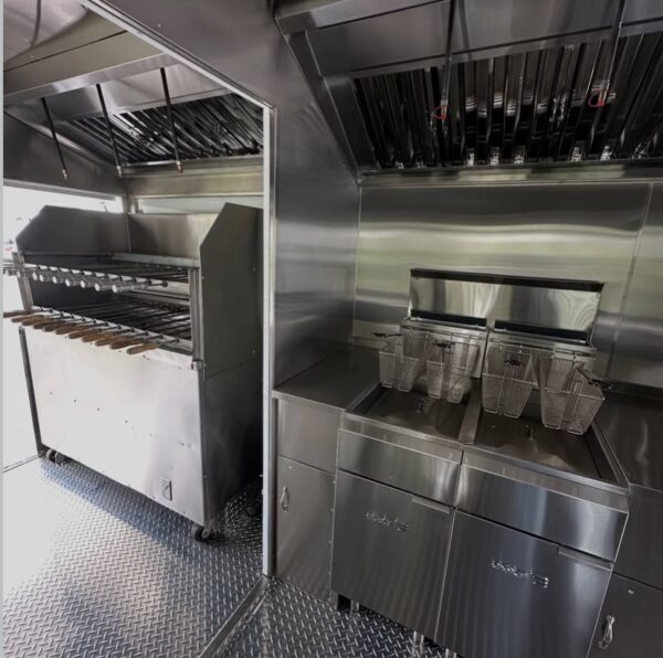 CUSTOM FOOD TRAILER - Image 10