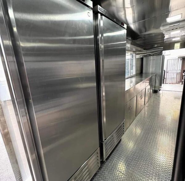 CUSTOM FOOD TRAILER - Image 7