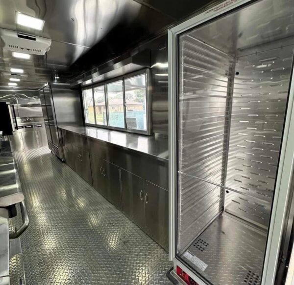 CUSTOM FOOD TRAILER - Image 5