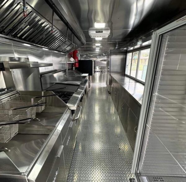CUSTOM FOOD TRAILER - Image 10